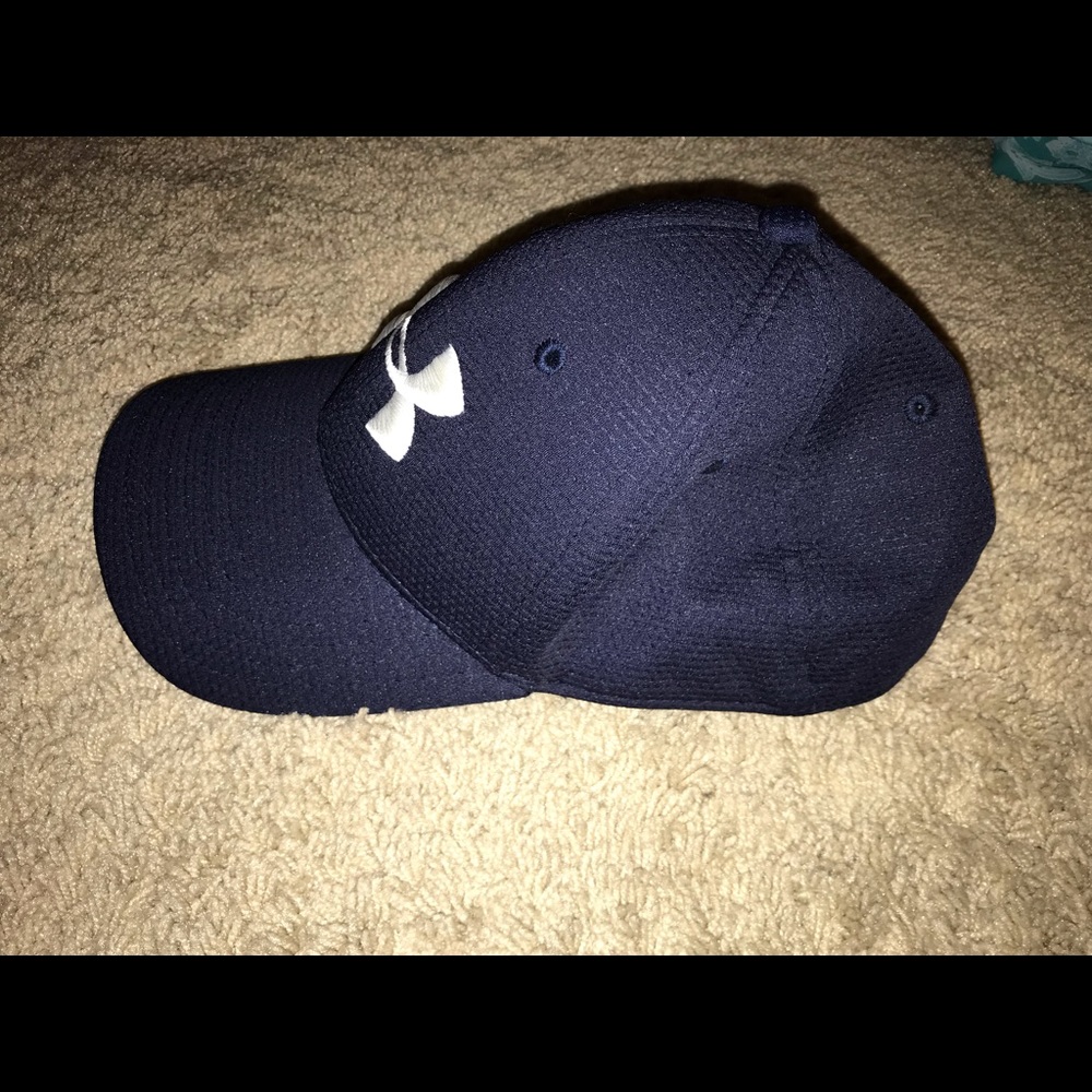 Men’s under Armour baseball hat